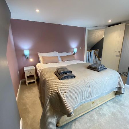 Beautiful 5 Bedroom, Amazing Water & Valley Views Dartmouth Exteriér fotografie