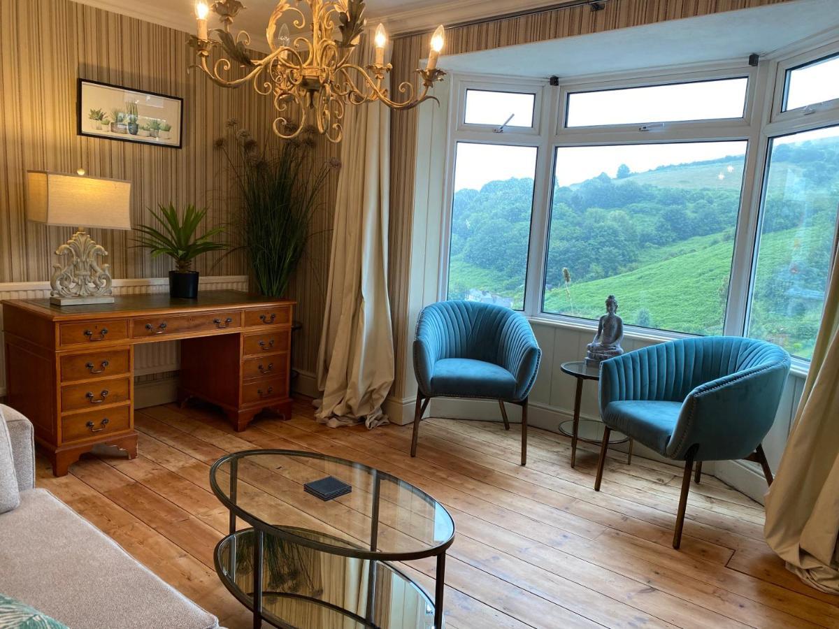 Beautiful 5 Bedroom, Amazing Water & Valley Views Dartmouth Exteriér fotografie