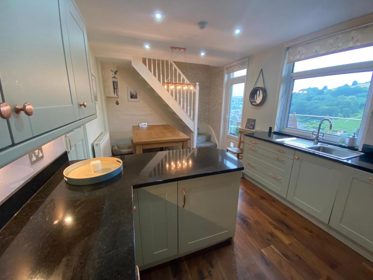 Beautiful 5 Bedroom, Amazing Water & Valley Views Dartmouth Exteriér fotografie